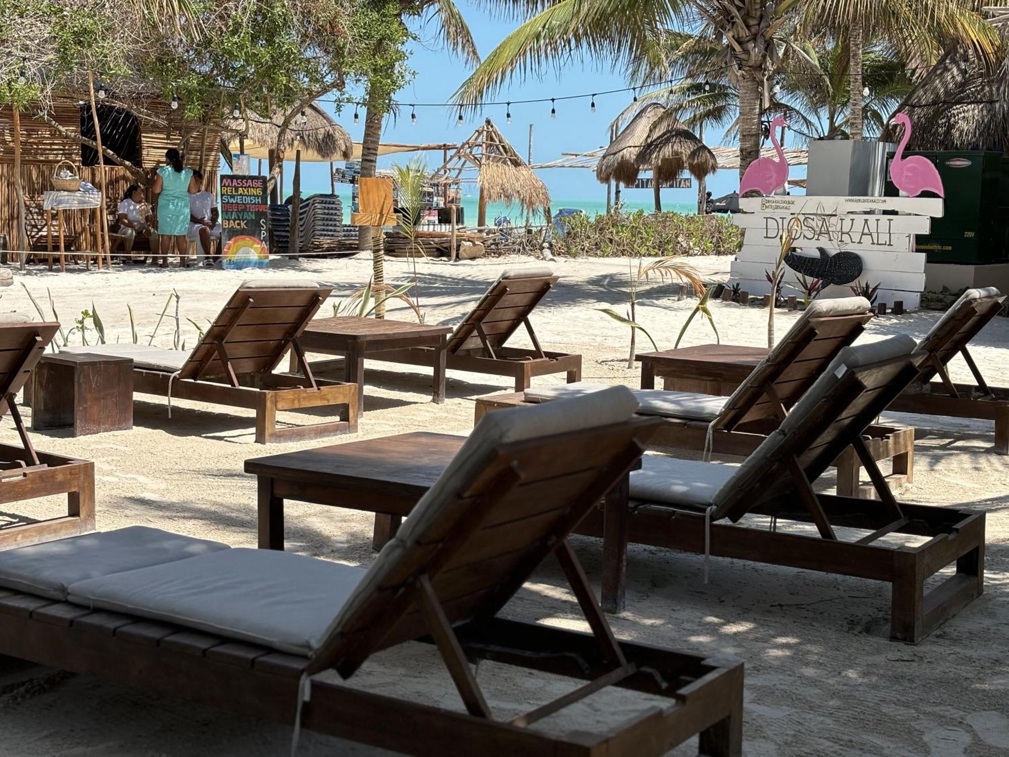 La Diosa Kali Beach Front Hotel Isla Holbox Exterior photo